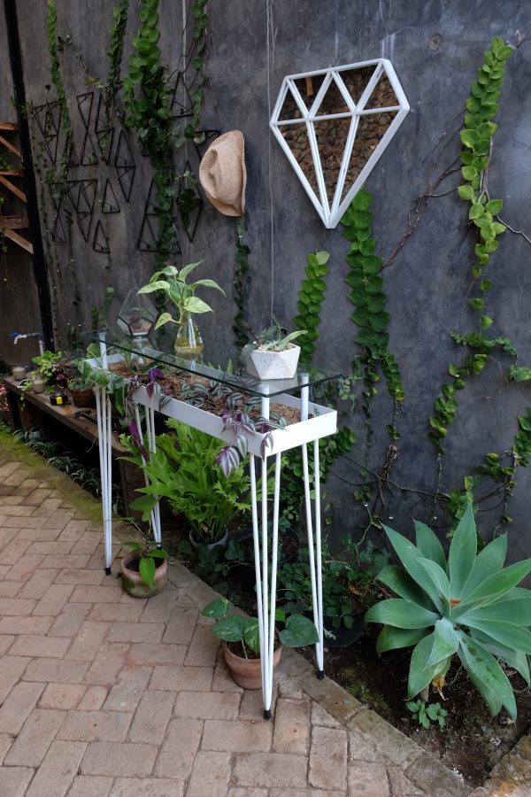 Tropical Console Table Diamond Mirror 2 scaled