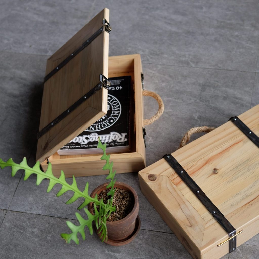 Wooden Album Box Tanganketiga